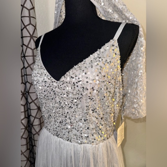 NWT Maya Deluxe Embellished Cape Maxi Dress - Picture 2 of 6